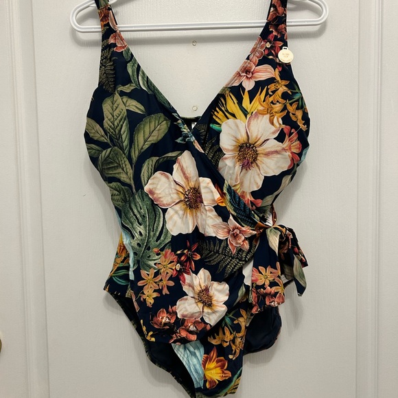 New! Artesands Into the Saltu Hayes Underwire One Piece | 12 - Picture 2 of 10